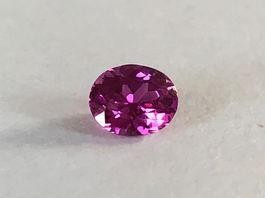 RUBIN (N)=unbehandelt  vivid pink/red   oval  0.57cts