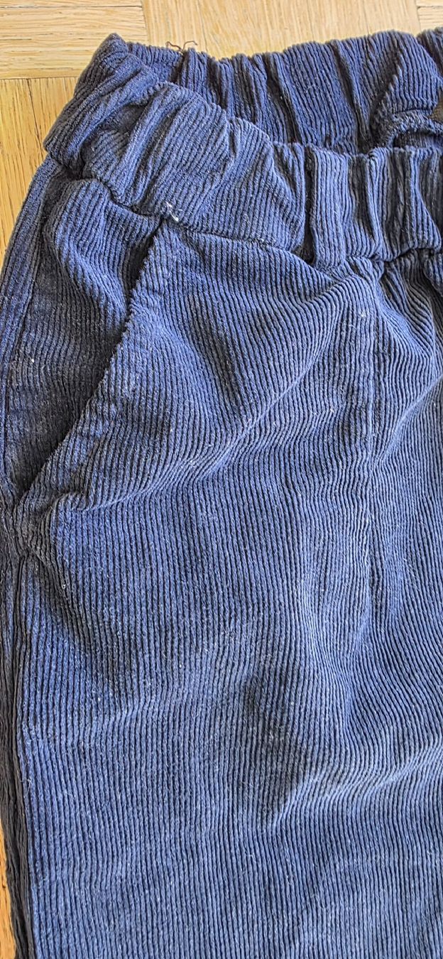Pantaloni: pantalon bleu foncé taille unique – Usato da Yverdon-les-Bains venduto da van_dq65 8