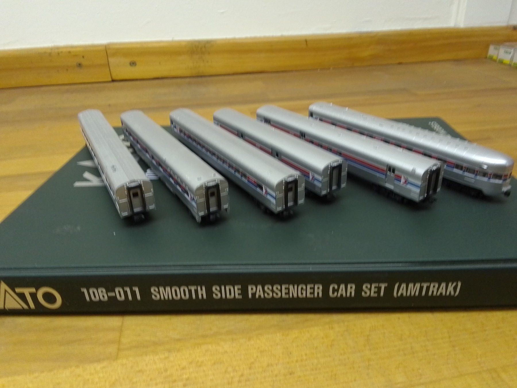 Kato Modelleisenbahnen: Personenzüge "Amtrak" – Gebraucht aus Zollikofen von Noak 3
