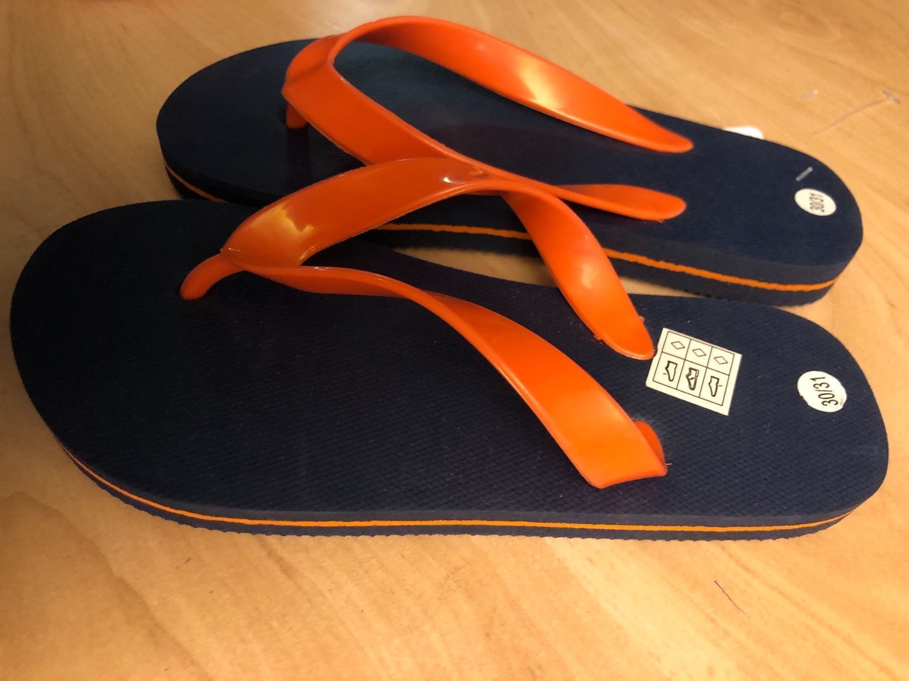 Scarpe per ragazzi: Neue Flip Flops Gr.30/31 – Nuovo (secondo la descrizione) da Obergerlafingen venduto da cabo4