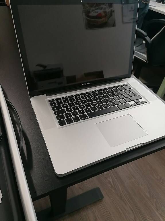 Portables: MacBook Pro (15 Zoll, Ende 2011) – D'occasion à Löhningen par Divemisli 1