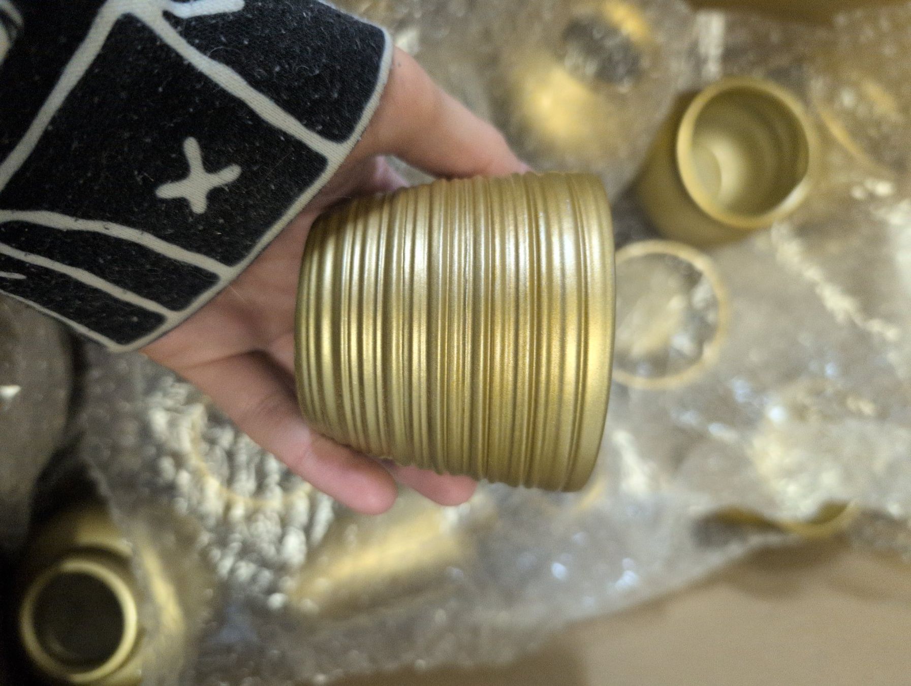 Vasi & Recipienti: Zwei Boxen diverser goldener Vasen – Usato da Huttwil venduto da Schnuegu13 1