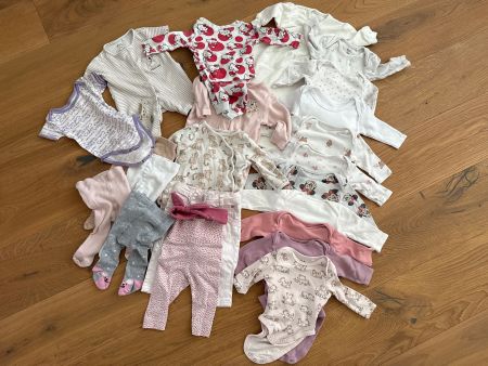 Grosses Baby Mädchen Kleiderpaket 0–3 Monate