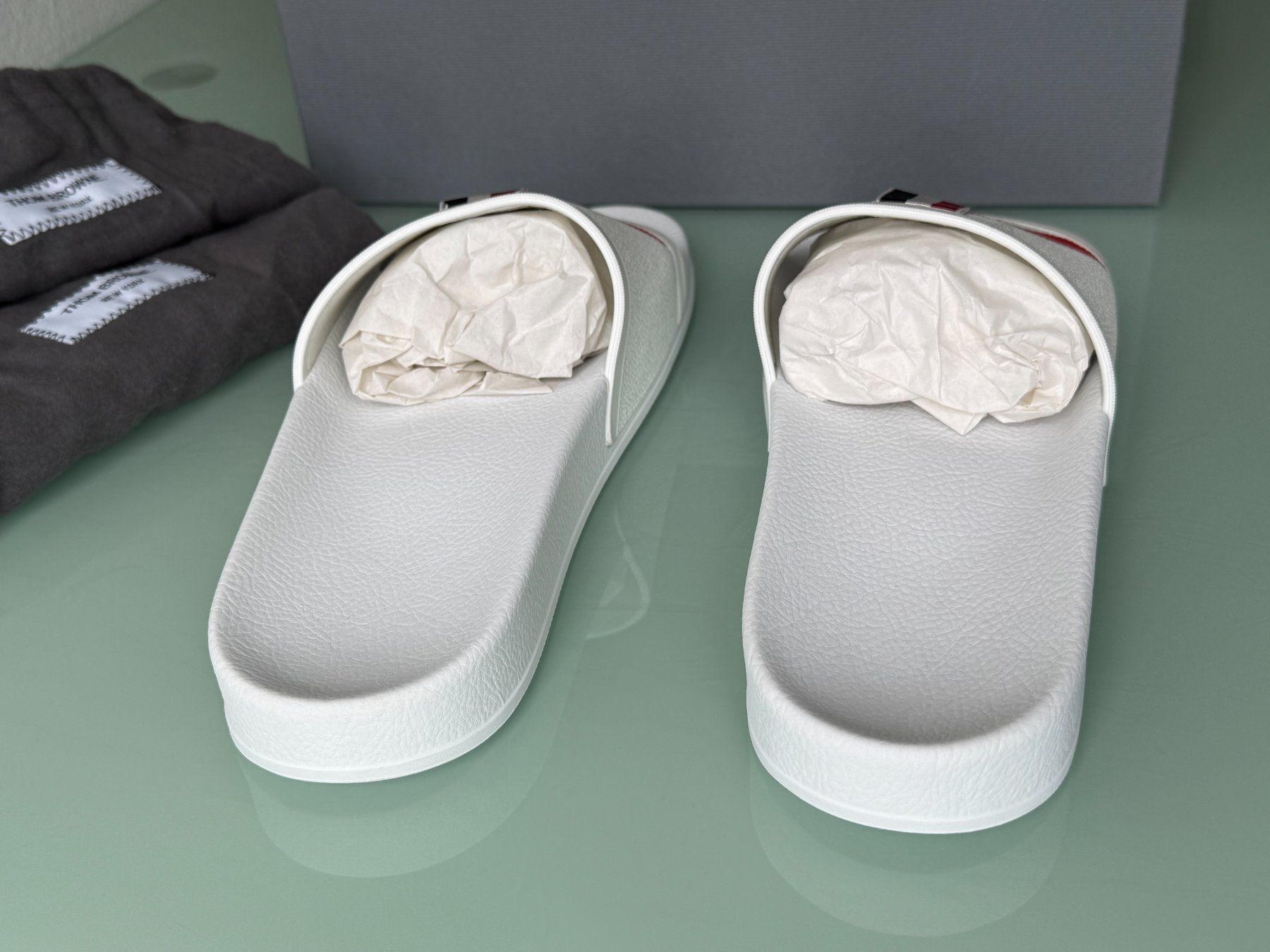 Herrenschuhe: THOM BROWNE Diagonal Stripe Rubber Slide Sandals 42 NEU – Neu (gemäss Beschreibung) aus Kreuzlingen von kruezbiz 4