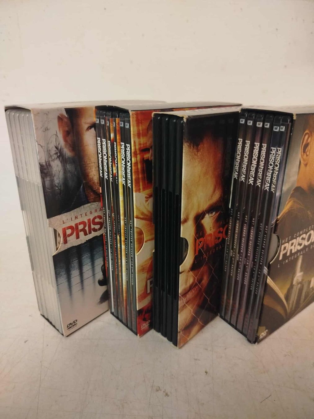 Tutti i DVDs: Dvd Prisonbreak  1-4 – Usato da La Chaux-de-Fonds venduto da Emmaus2300CDF