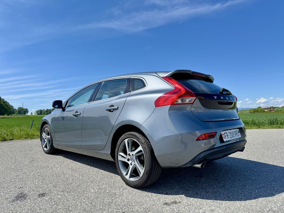 Volvo Autos: Volvo V40 D3 – Gebraucht aus Bösingen von patrick.r.k 2