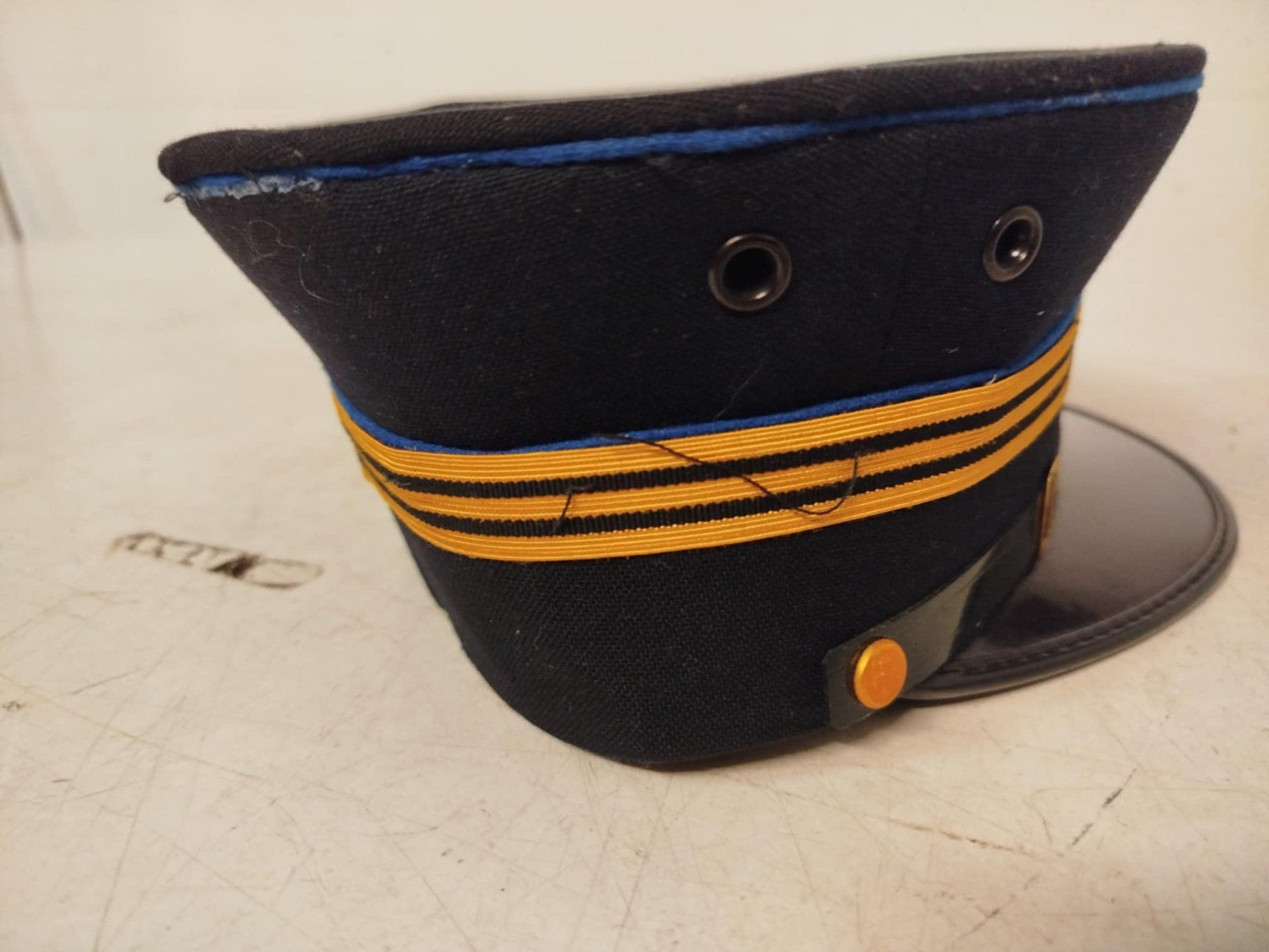 SBB/CFF/FFS Uniformi: Casquette de chemin de fer, – Usato da La Chaux-de-Fonds venduto da Emmaus2300CDF 3