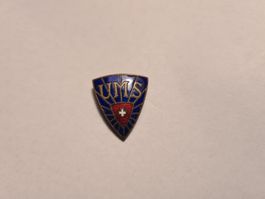 UMS  BADGE BOUTONNIERE  VINTAGE  COLLECTION