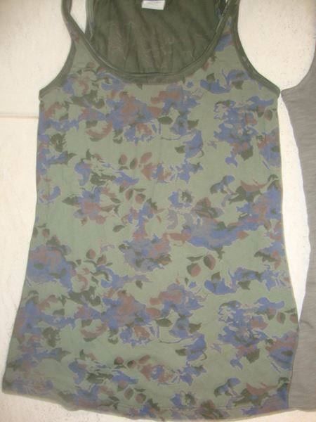 Esprit Tops: 2 ESPRIT TOPS GR.XS **NEU** – Neu (gemäss Beschreibung) aus Rotkreuz von Samballi 1