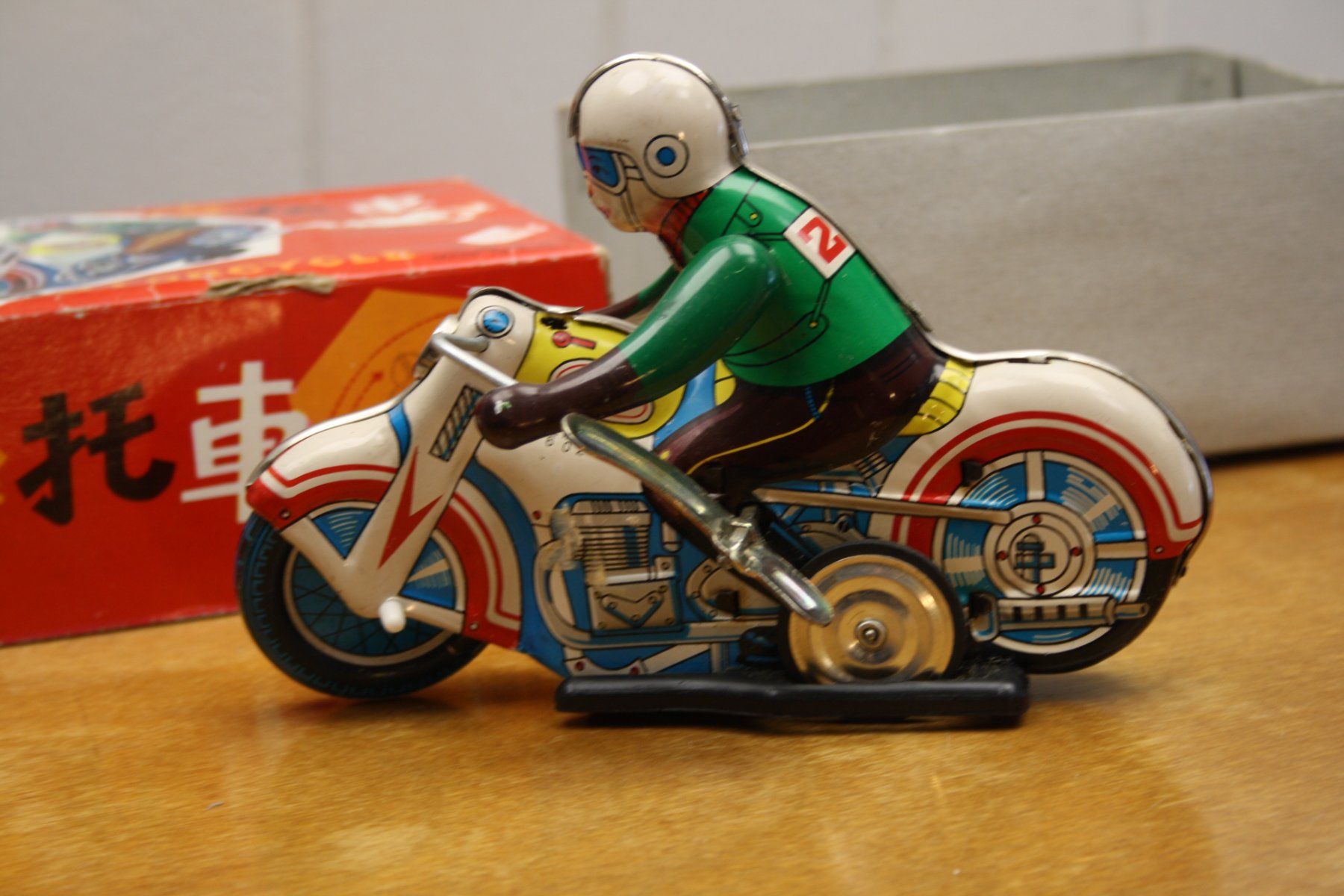 Spielzeuge: BLECH TÖFF MOTORRAD – Gebraucht aus Wauwil von Pneuedy 1