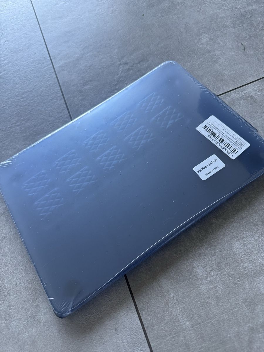 Apple Covers & Borse: Coque pour MacBook Neo – Nuovo e nell'imballaggio originale da Chézard-St-Martin venduto da nel_269s 2