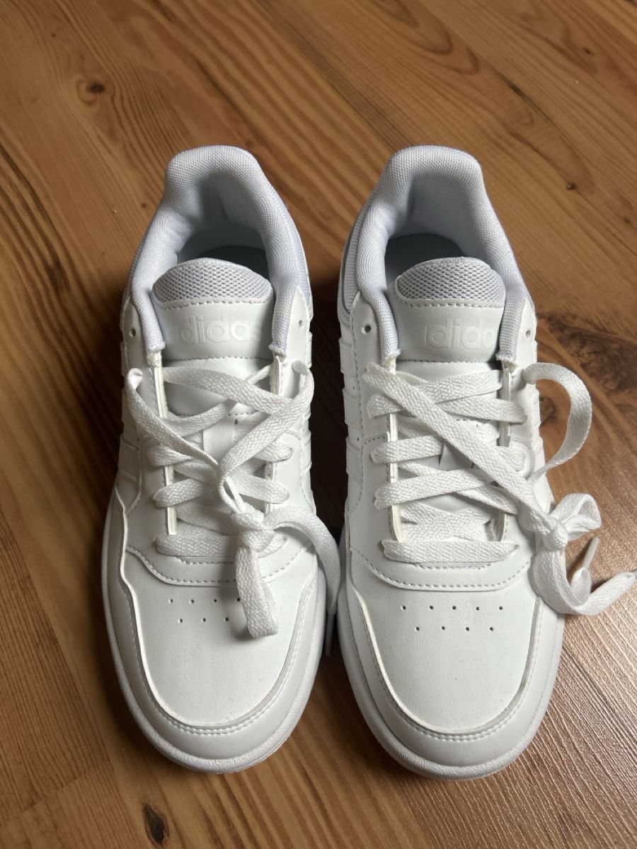 Adidas Damenschuhe: Adidas Hoops 3.0 Low - weiss - Gr. 38.5 – Neu und originalverpackt aus Hausen AG von cele01 4