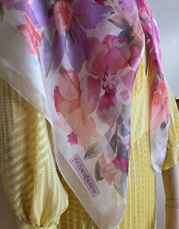 Foulards, Tücher & Schals: YSL Seidentuch – Gebraucht aus Zürich von sanela1122 2