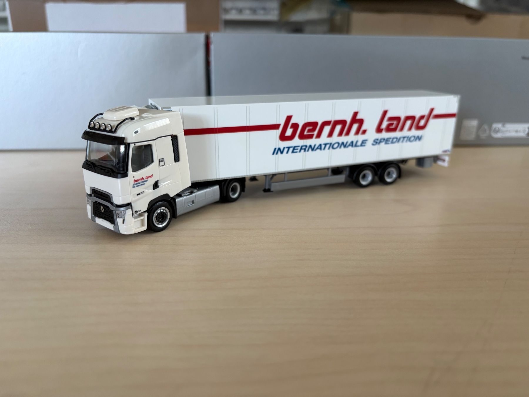 Herpa Modellautos: Renault T Bernhard Land – Neu (gemäss Beschreibung) aus Felben-Wellhausen von Mobil01