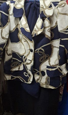 Elegante Damenjacke mit speziellem Muster, Grösse 38