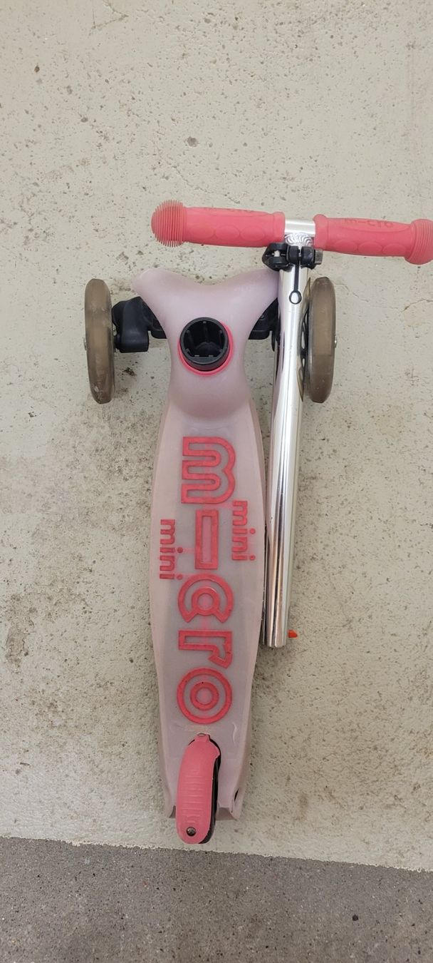 Micro Kickboard: Trottinette Micro Mini Deluxe LED – Neu (gemäss Beschreibung) aus Vevey von obi_n8zc 3