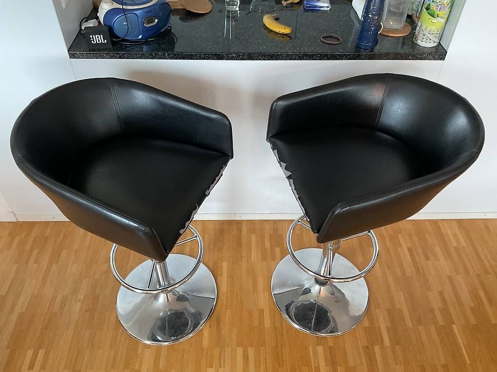 Set di tavolo e panche: 2 Barhocker // 2 tabourets de bar // 2 Bar Stools – Usato da Cologny venduto da els_tvj8 1