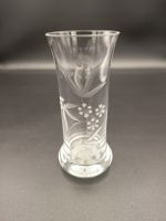 Blumenvase aus Glas mit Gravur gebrauchter Zustand