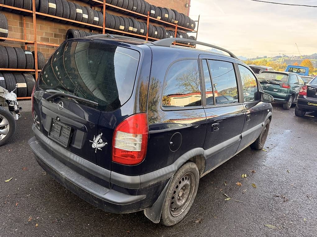 Autos: Opel Zafira A  Ersatzteile – D'occasion à Udligenswil par Sch2s 2