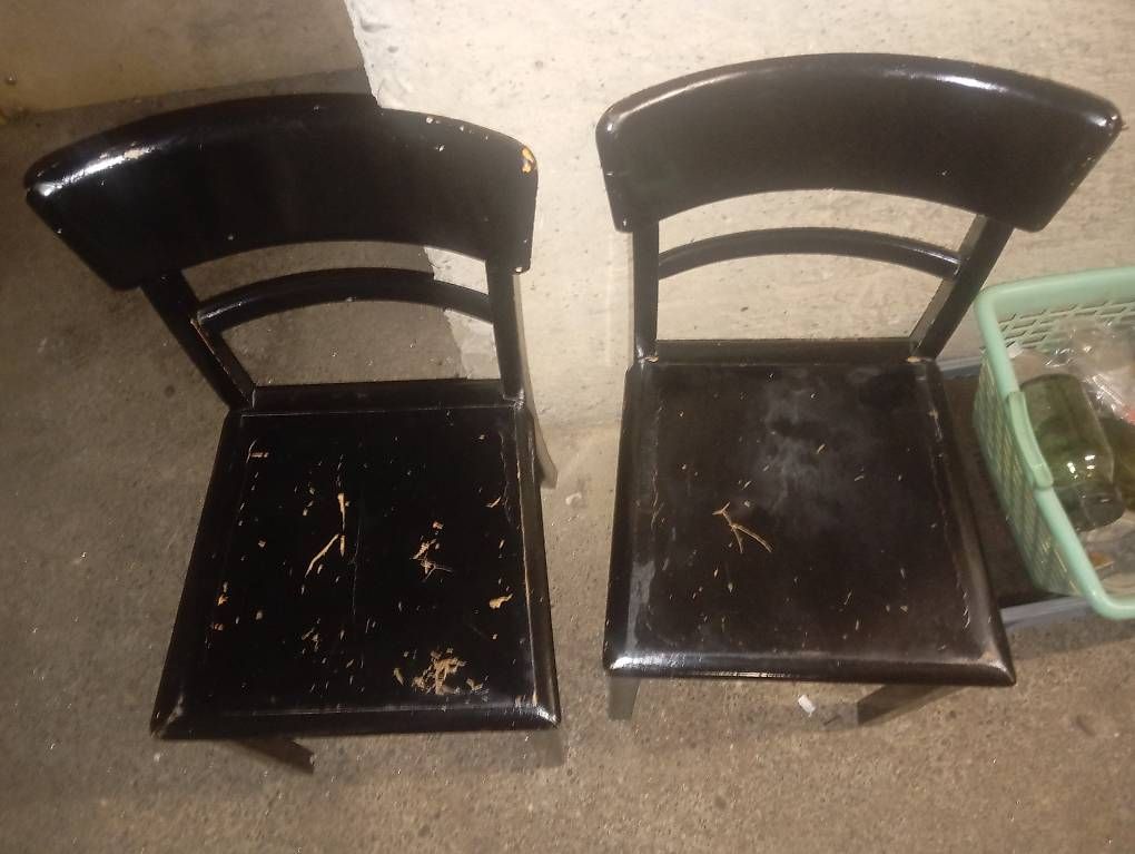 Chaises: 2 Holzstühle – D'occasion à Basel par Petergunn 1