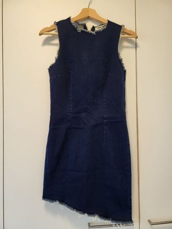Jeanskleid Gr. S mit Fransen - perfekt für den Sommer!