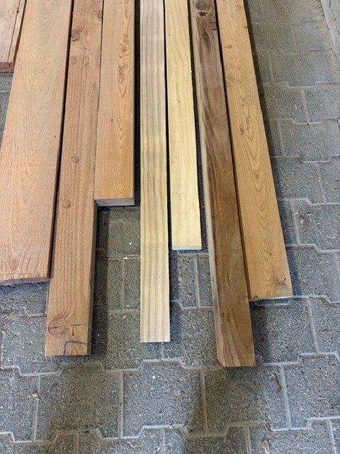 Articoli in legno: Massivholz Nadelholz – Usato da Rothrist venduto da SchHunWerGmbH 9