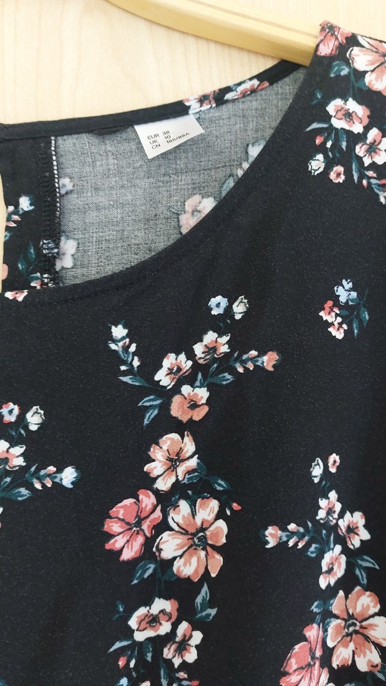 H&M Vestiti: Damen Kleid, grösse 38, mit Blumenmuster – Usato da Dettighofen venduto da monaso 1
