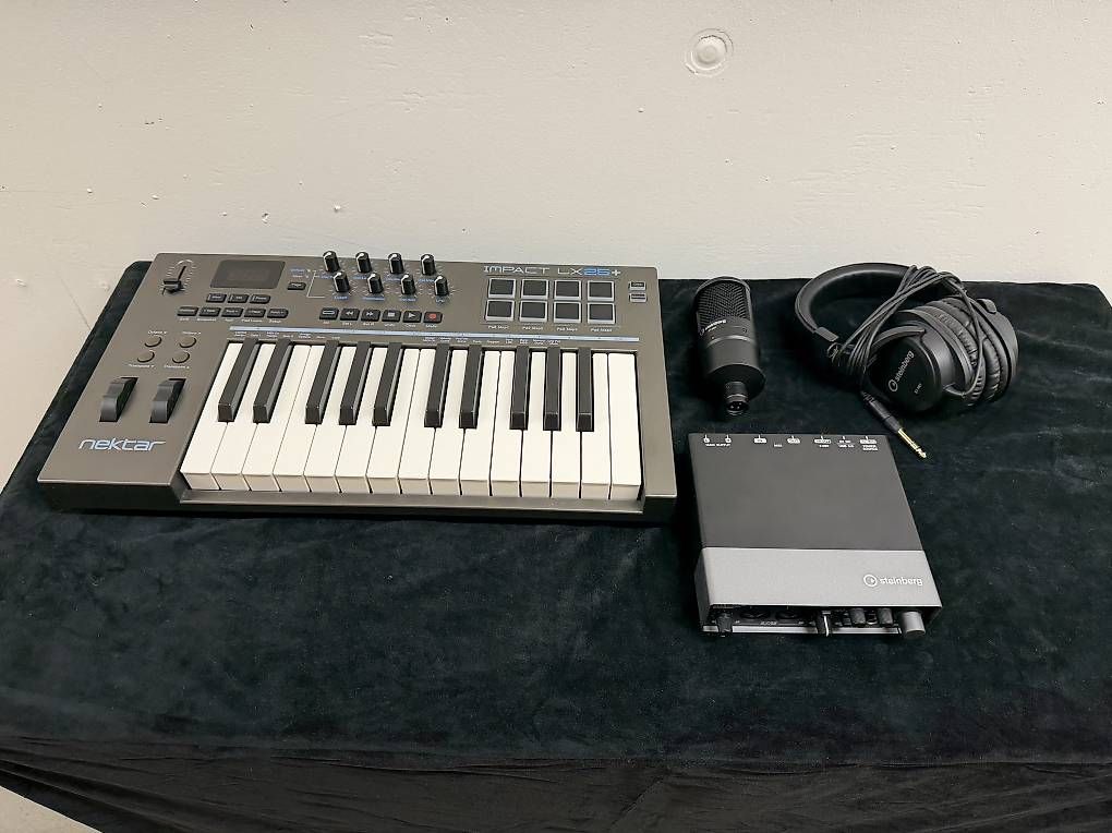 Instruments de musique: Steinberg Production Starter Kit – D'occasion à Zürich par ptrckgil