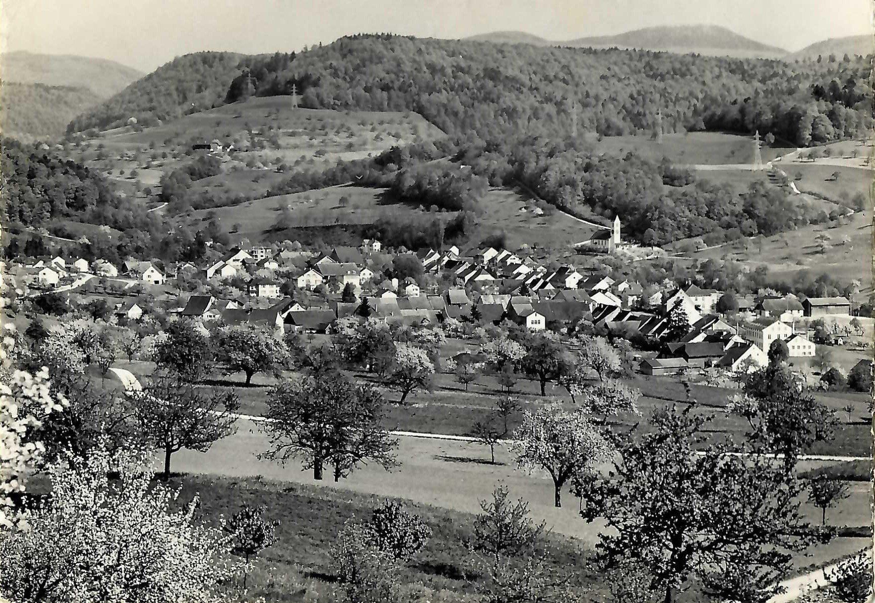 Cartoline postali: Ormalingen BL Flugaufnahme  ,  1963 – Usato da Solothurn venduto da Bepposol