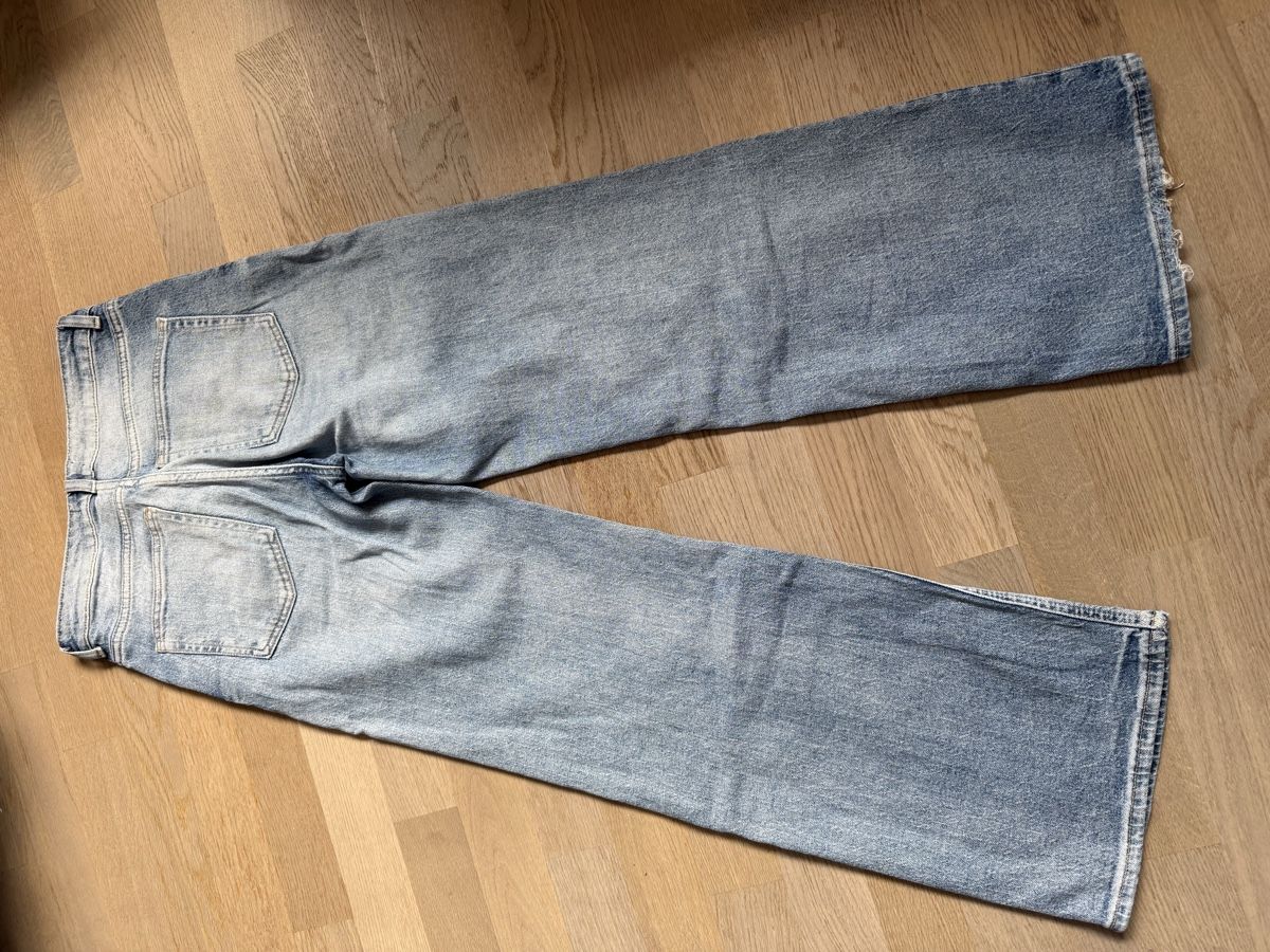 H&M Jeans: H&M Wide leg Jeans hellblau Gr. 36 – Gebraucht aus Rubigen von Elmacino 1