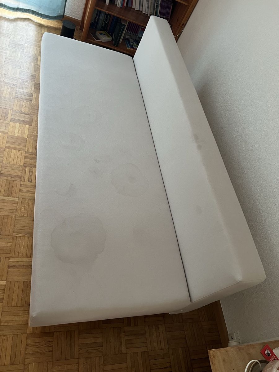 Sofas: Divan-lit IKEA avec rangement – D'occasion à Sion par cyr_l5jd 1