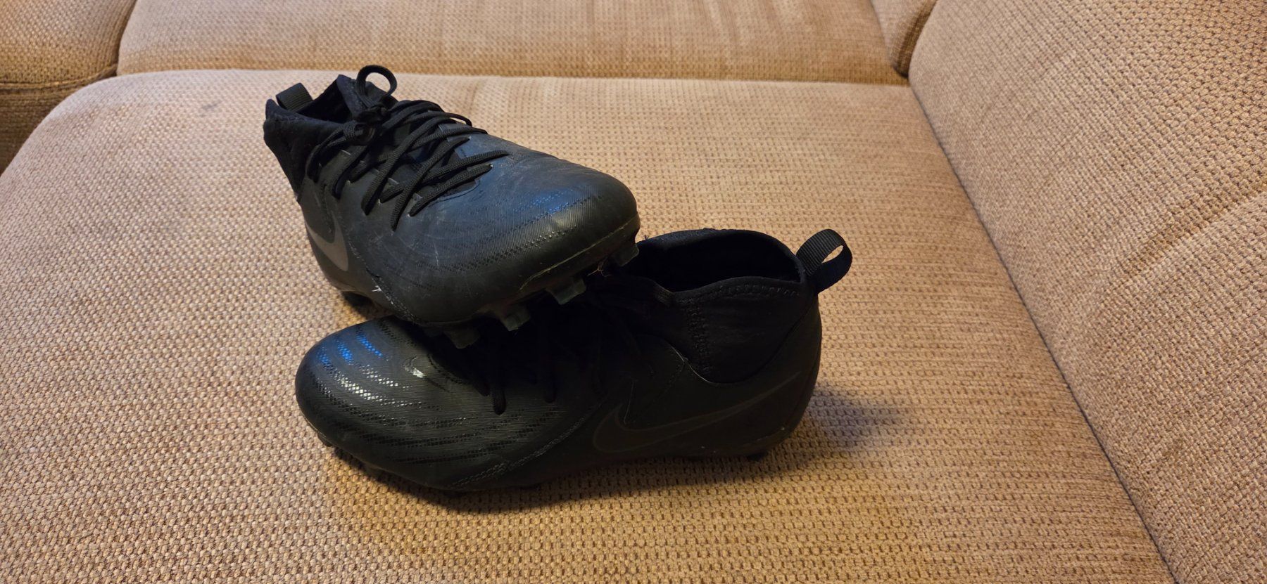 Nike Scarpe da uomo: Fussballschuhe Nike schwarz – Usato da Basel venduto da vicentemarti