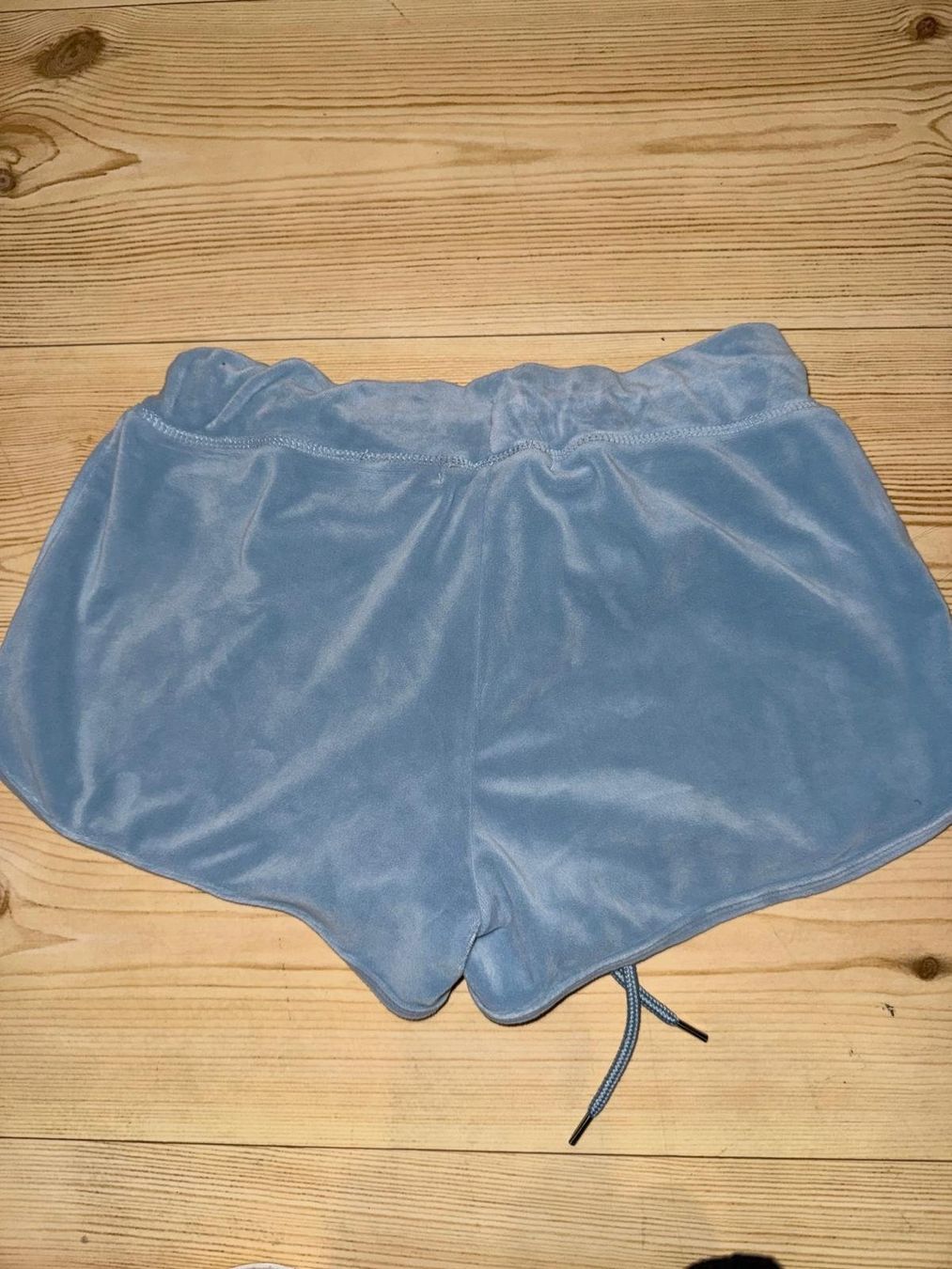 H&M Hosen: Short bleu en velour – Gebraucht aus Bulle von sop_ct6x 1