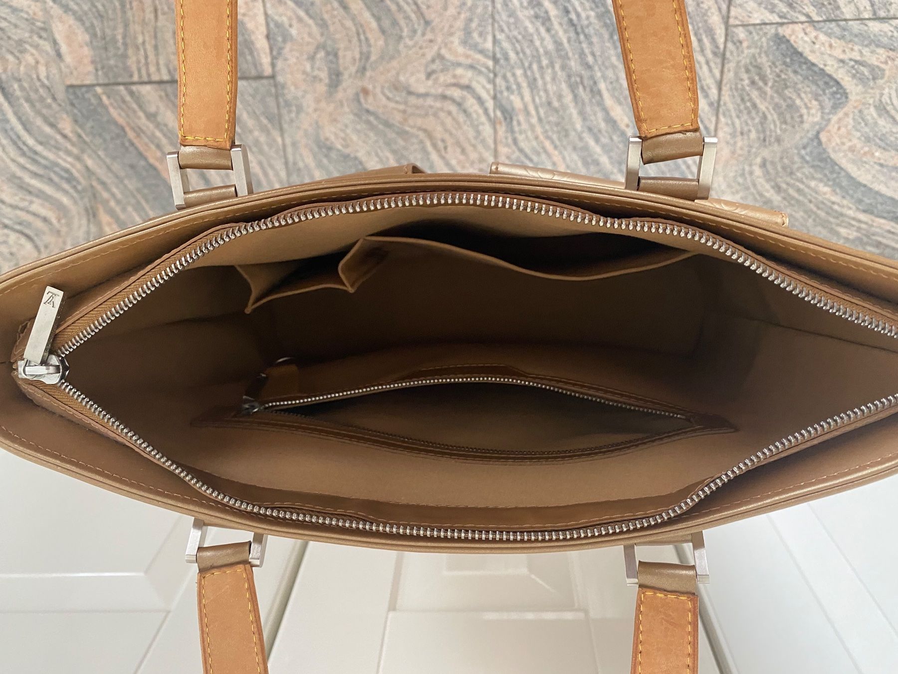 Louis Vuitton Taschen: LOUIS VUITTON Pre-Owned Mat Wilwood Monogram Tasche – Neu (gemäss Beschreibung) aus Winkel von ferrari2022 8
