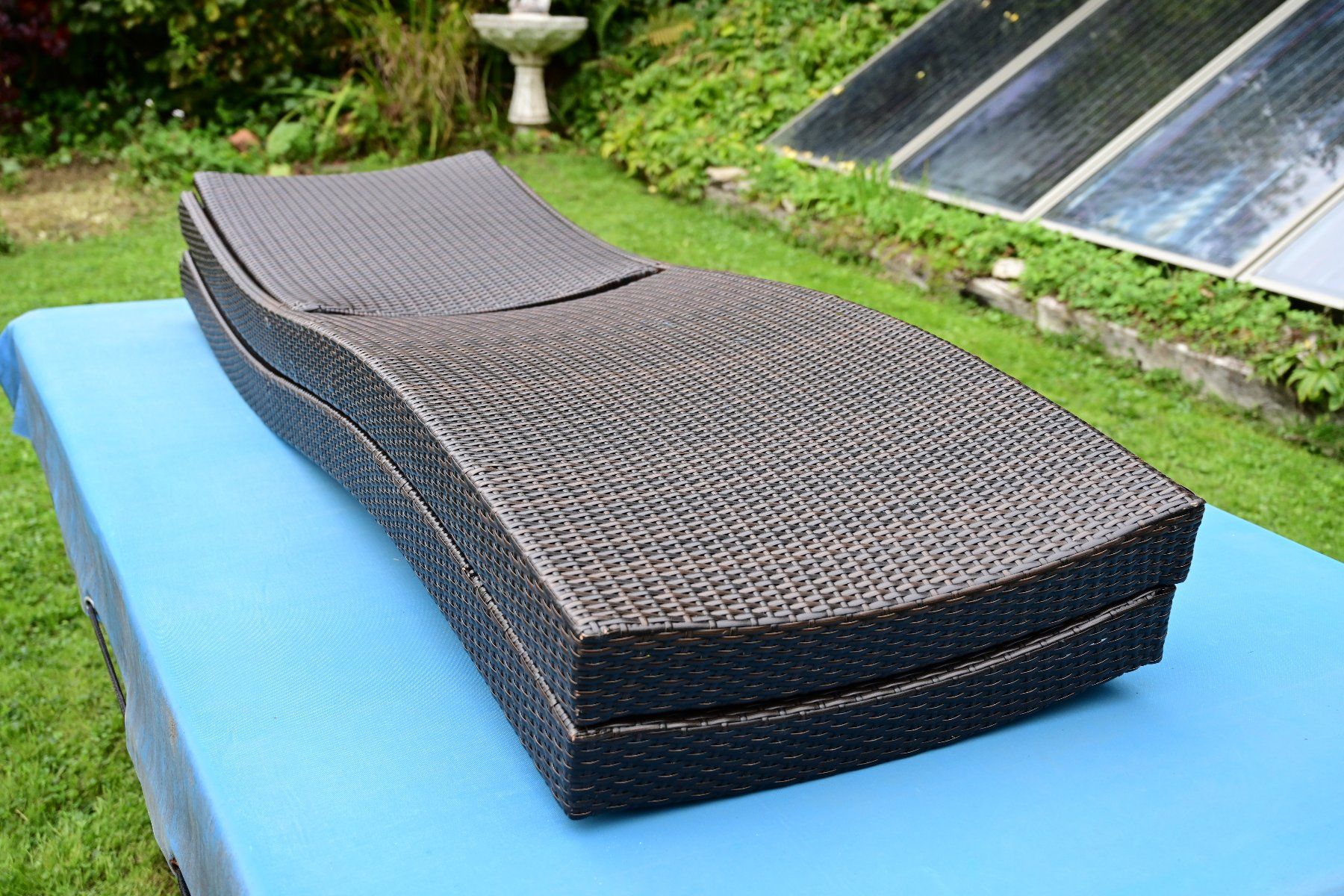 Chaises longues: Robuste und stabileLiegestühle mit Rattangeflecht – D'occasion à Brienz BE par shcul 4