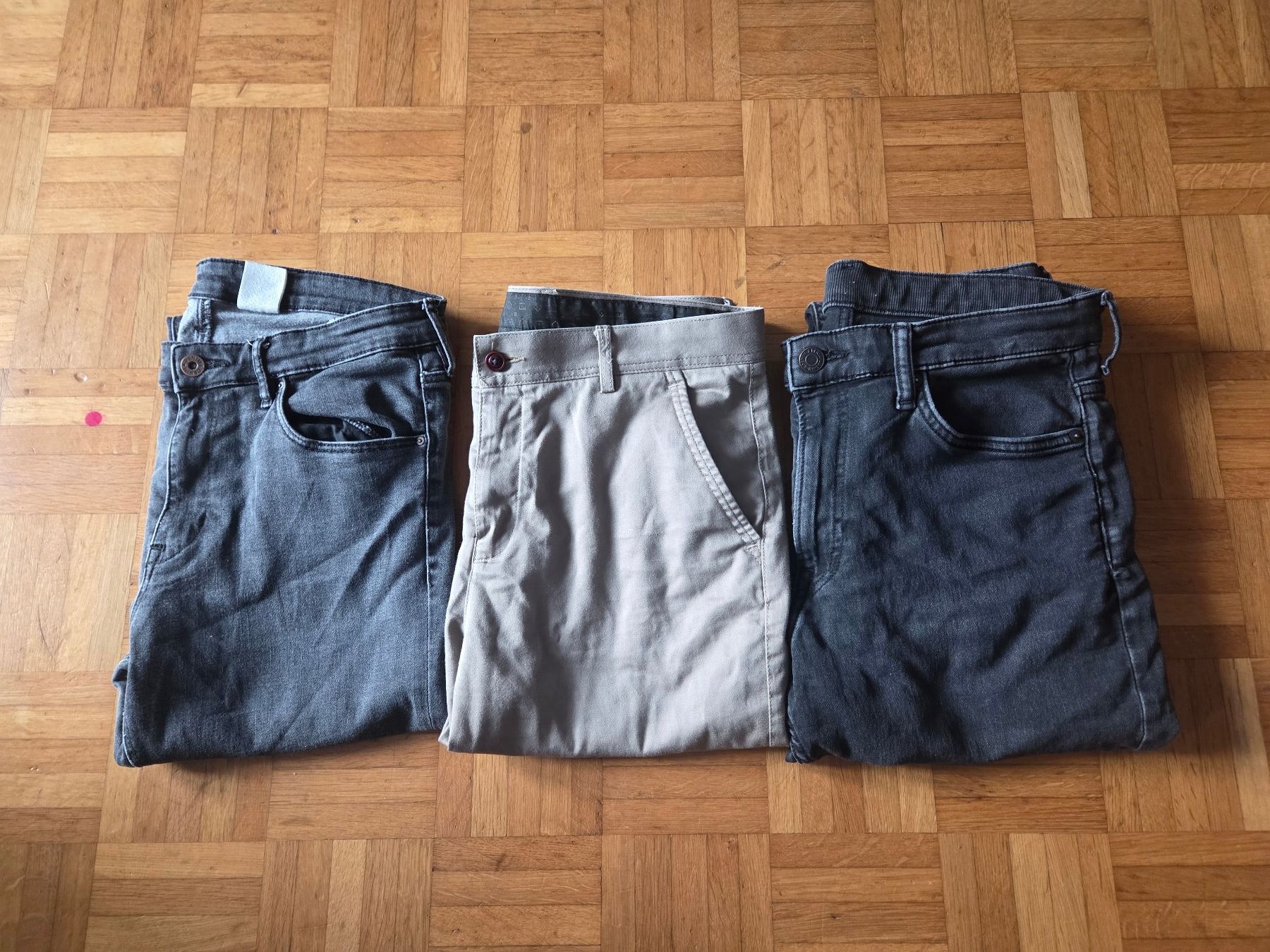 Pantaloni: 3 Hosen 32/32 – Usato da Basel venduto da grandfamily