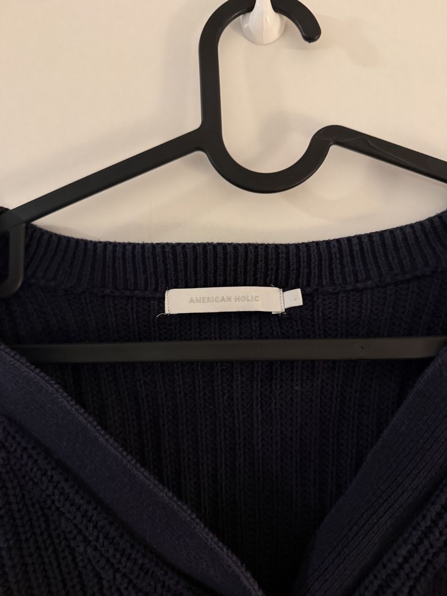 Giacche: Navy Blue Cardigan Sweater  – Usato da Luzern venduto da ang_vgh6 1