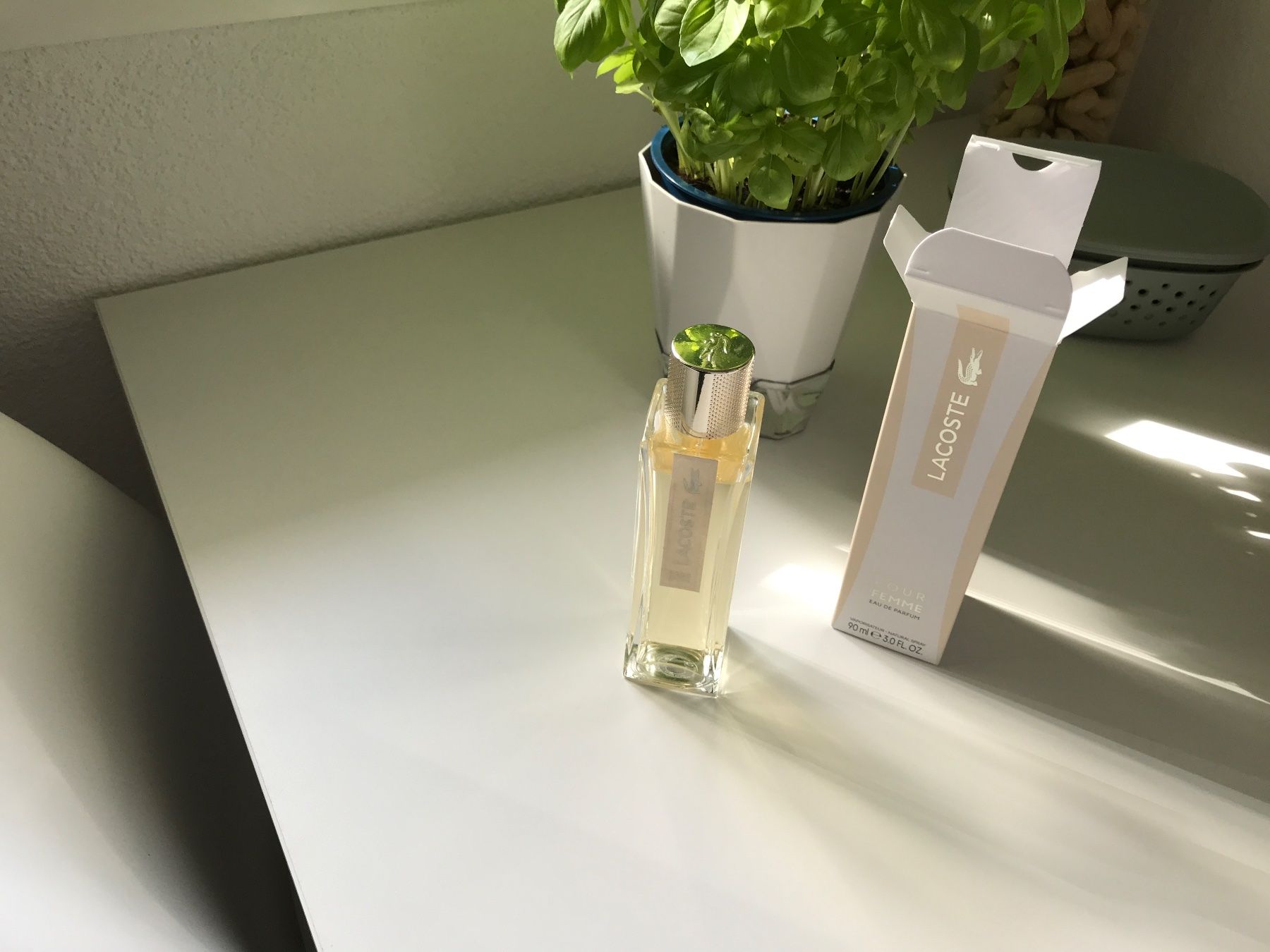 Lacoste Profumi & Eau de Toilette: Lacoste pour femme Eau de Parfum – Nuovo (secondo la descrizione) da Landschlacht venduto da girris100