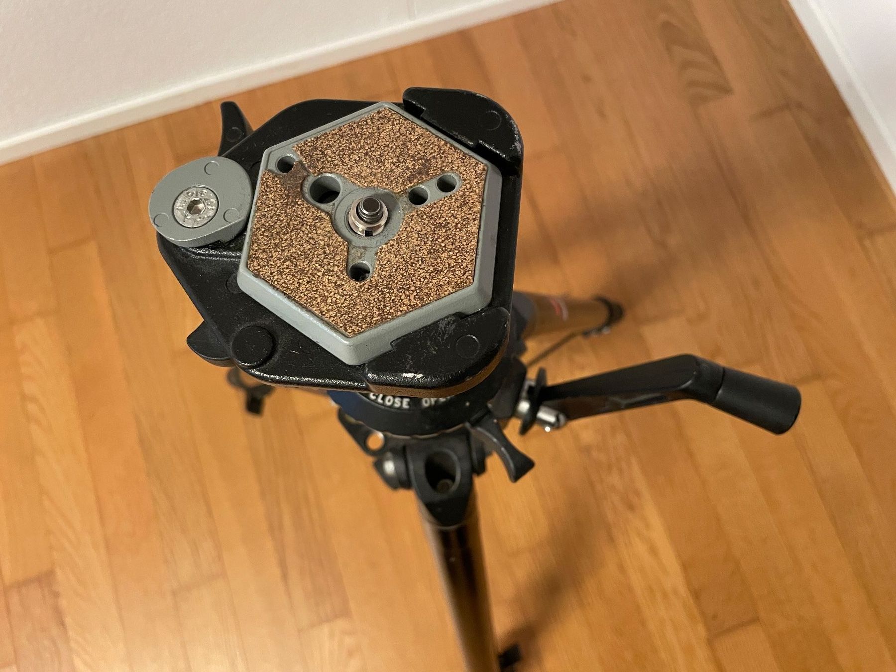 Manfrotto Trépieds & Accessoires: Stativ mit Kugelkopf – D'occasion à Malters par Matmann 3