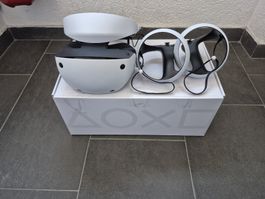 Casque VR Sony PlayStation VR2 blanc avec manettes