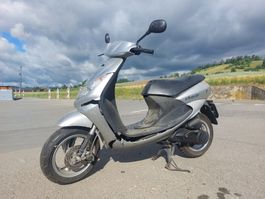 Peugeot Vivacity 50 IL 2 Tackt Roller Scooter Export