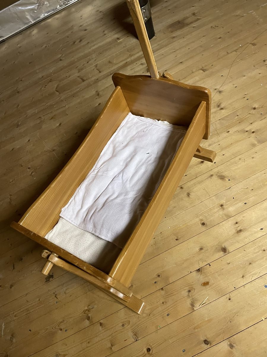 Bascules & balançoires: Holz  Baby Wiege gebraucht – D'occasion à Winterthur par minusch777