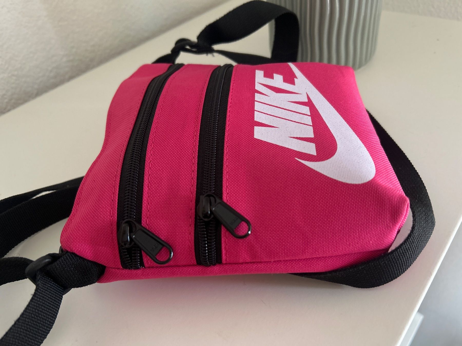 Taschen für Damen: Umhängetasche pink mit aussen und innen Fächern – Neu (gemäss Beschreibung) aus Brunnen von Nala2929 4