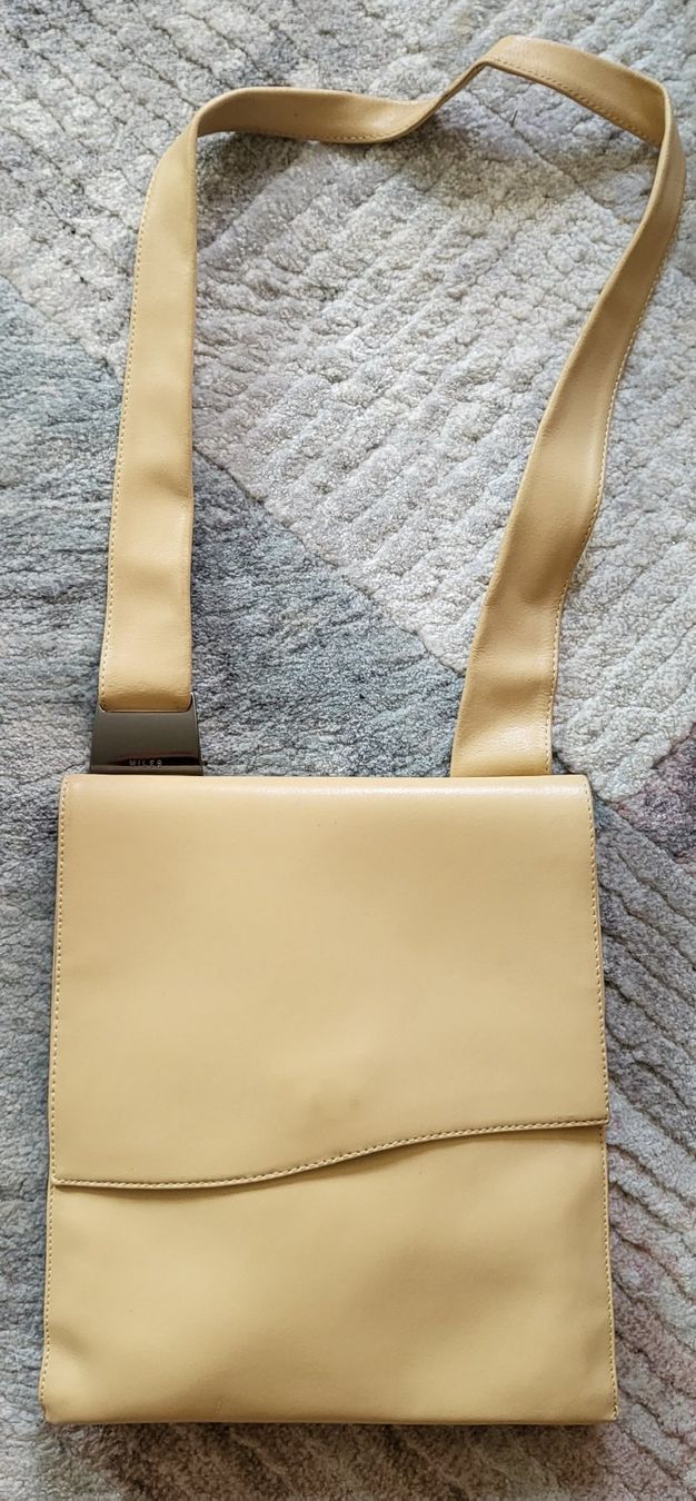 Borse da donna: Sac à bandoulière. – Usato da Neuchâtel venduto da wikit