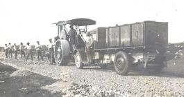 Traktor Lastwagen Holzvergaser Walze wo? ca.1930 (Motiv)