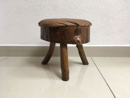 Petit tabouret rond en bois