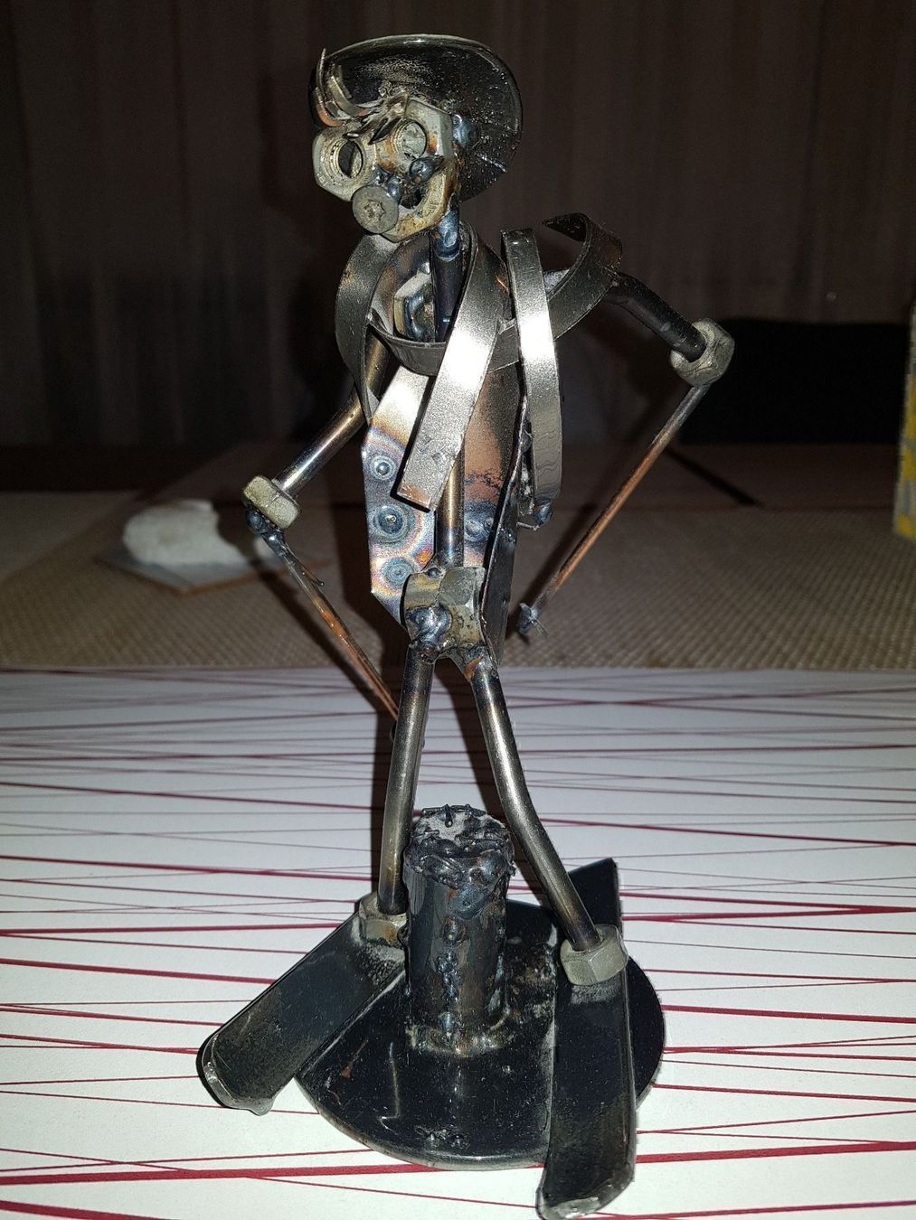 Figuren: TOMAZINI ZDRAVKO "ROCNO DELO" Statuette – Gebraucht aus Cossonay-ville von Super-Price-Quality 1