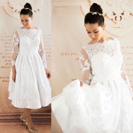 Kurzer langer Ärmel sexy Hochzeitkleid