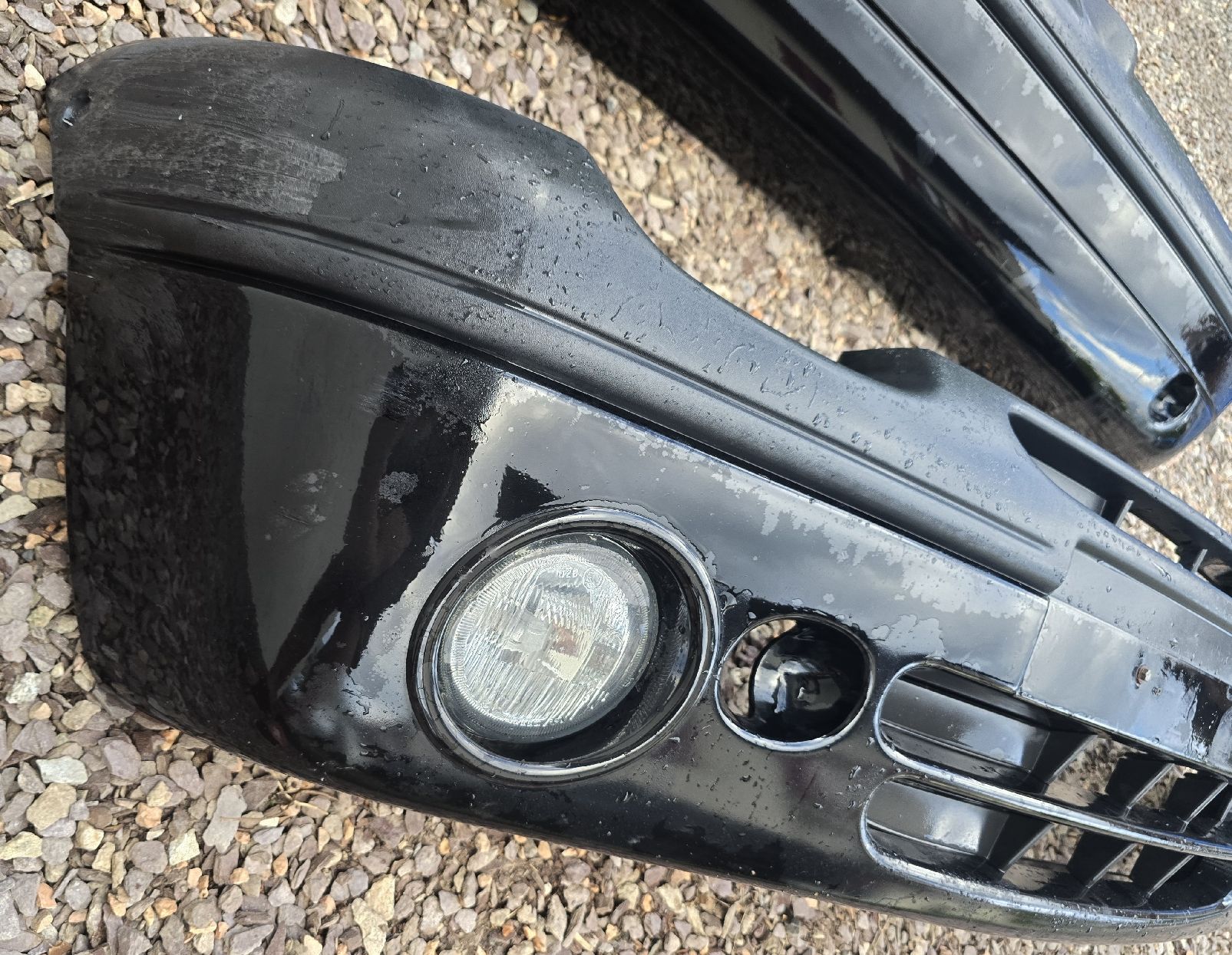 Renault Tutti pezzi di ricambio auto: Renault Twingo Front- & Heckstoßstange – Usato da Wangs venduto da Restposten.Garage 2