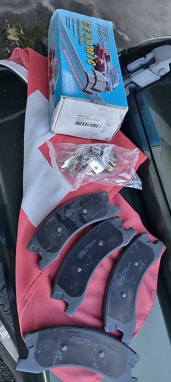 Tutti pezzi di ricambio auto: BREMSKLÖTZE   JEEP  GRAND  CHEROKEE   – Usato da St. Gallen venduto da kratzki01 3